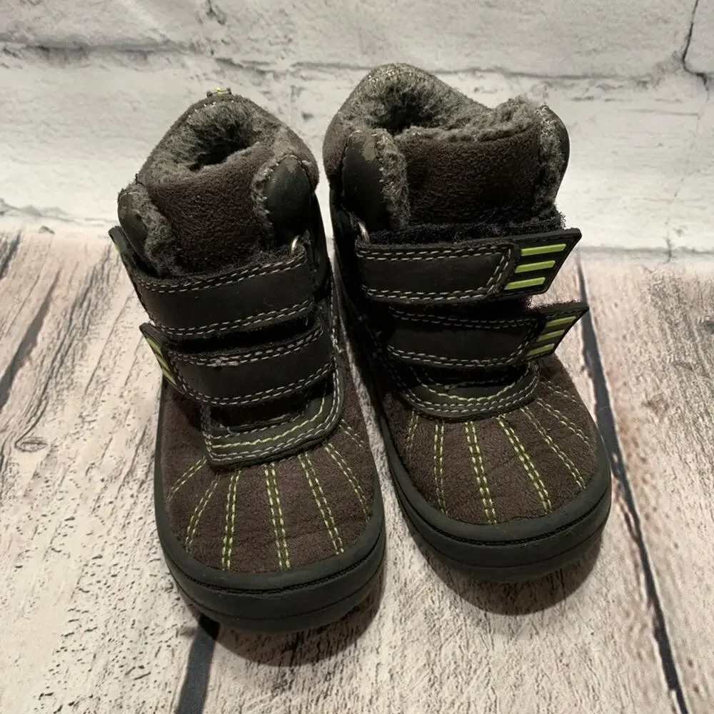 OSHKOSH B’GOSH Boy’s Grey Cold Weather Boots / Size: 6M